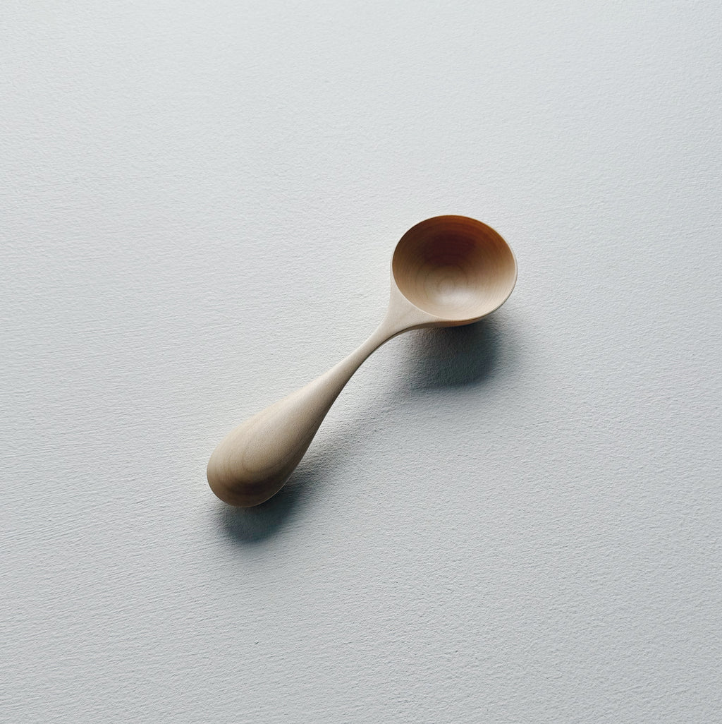 Curvy scoop in sycamore