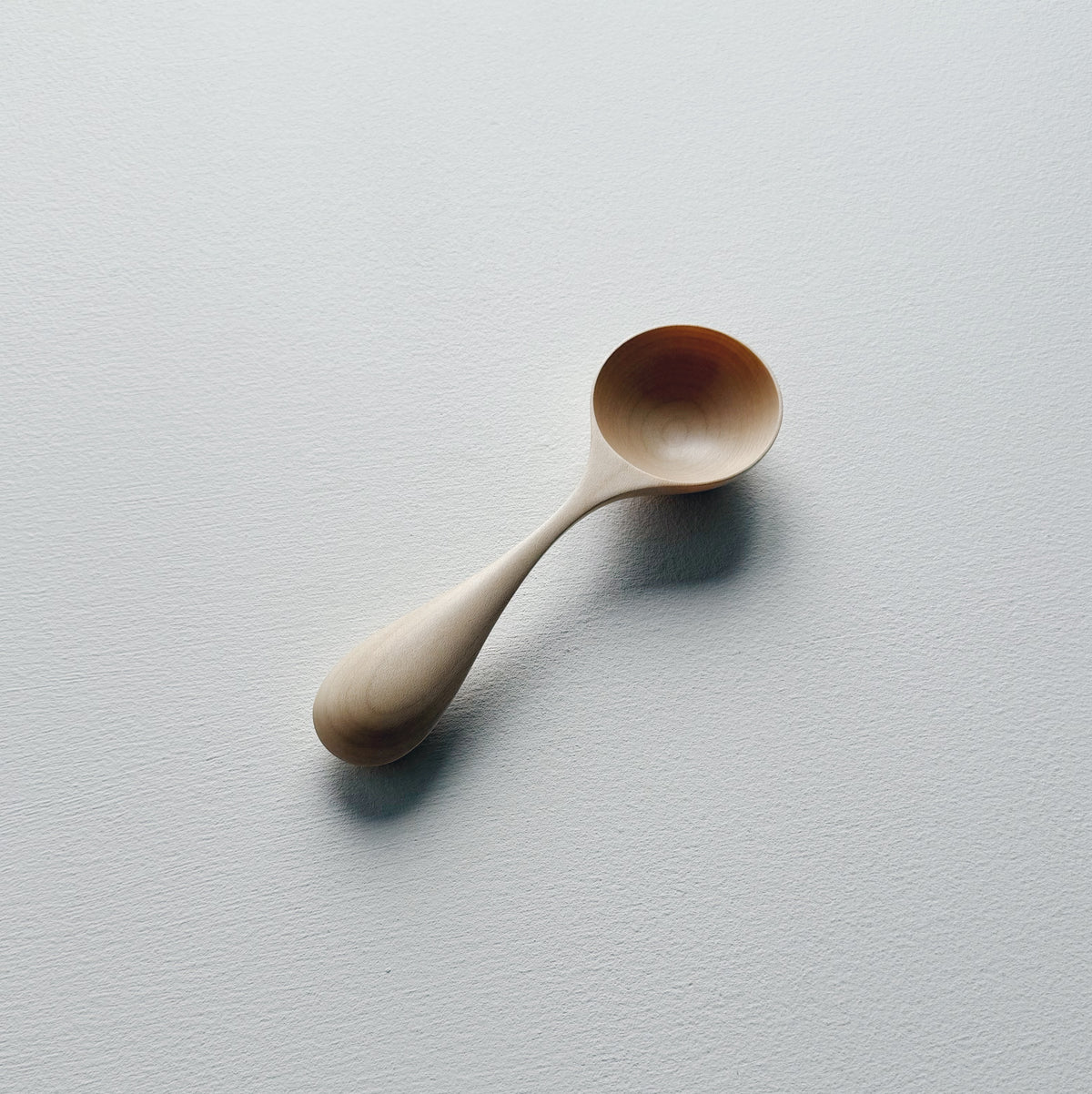 Curvy scoop in sycamore
