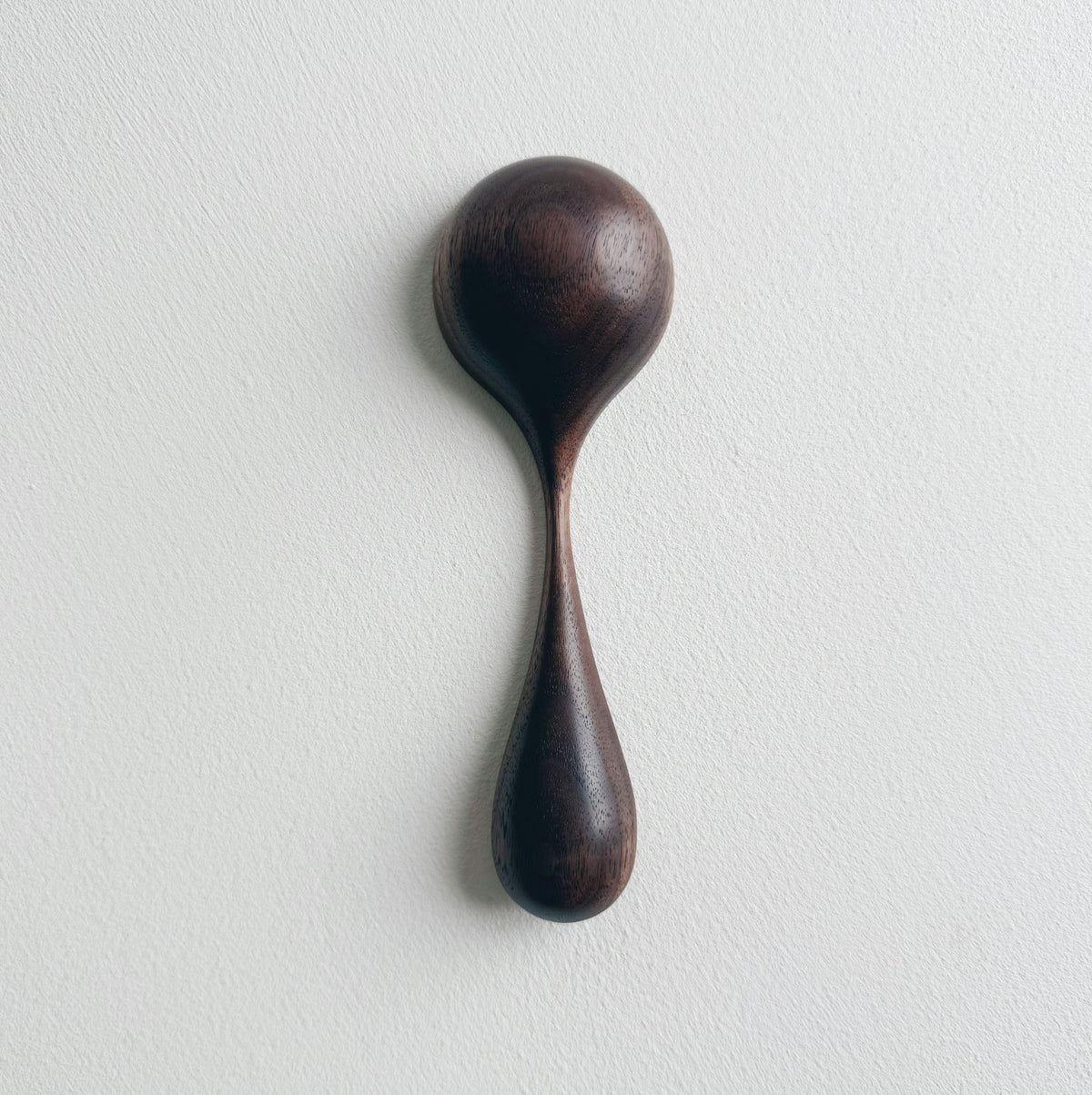 Curvy scoop in walnut