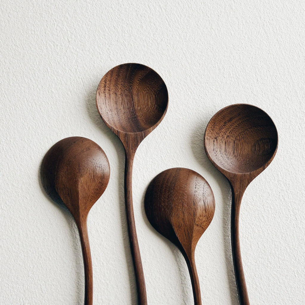Curvy spoon