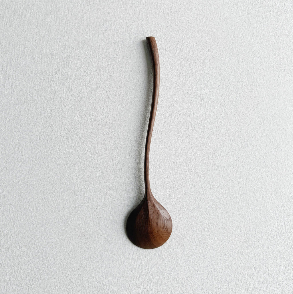 Curvy spoon