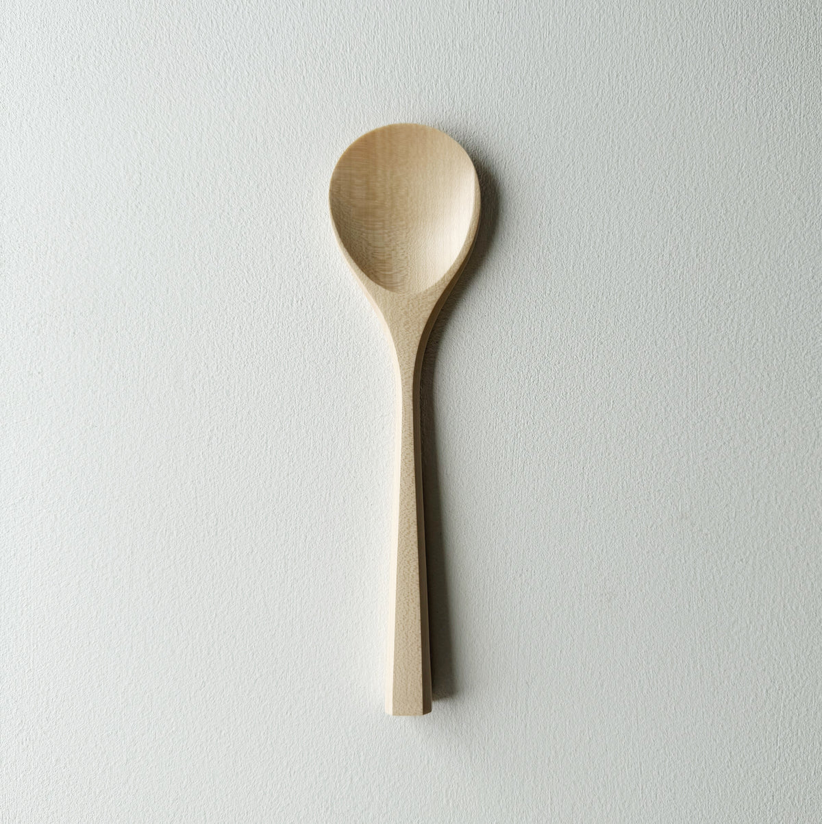 Flat serving spoon