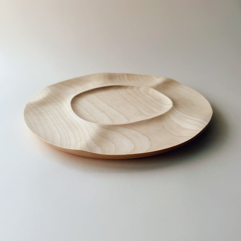Landed plate in sycamore