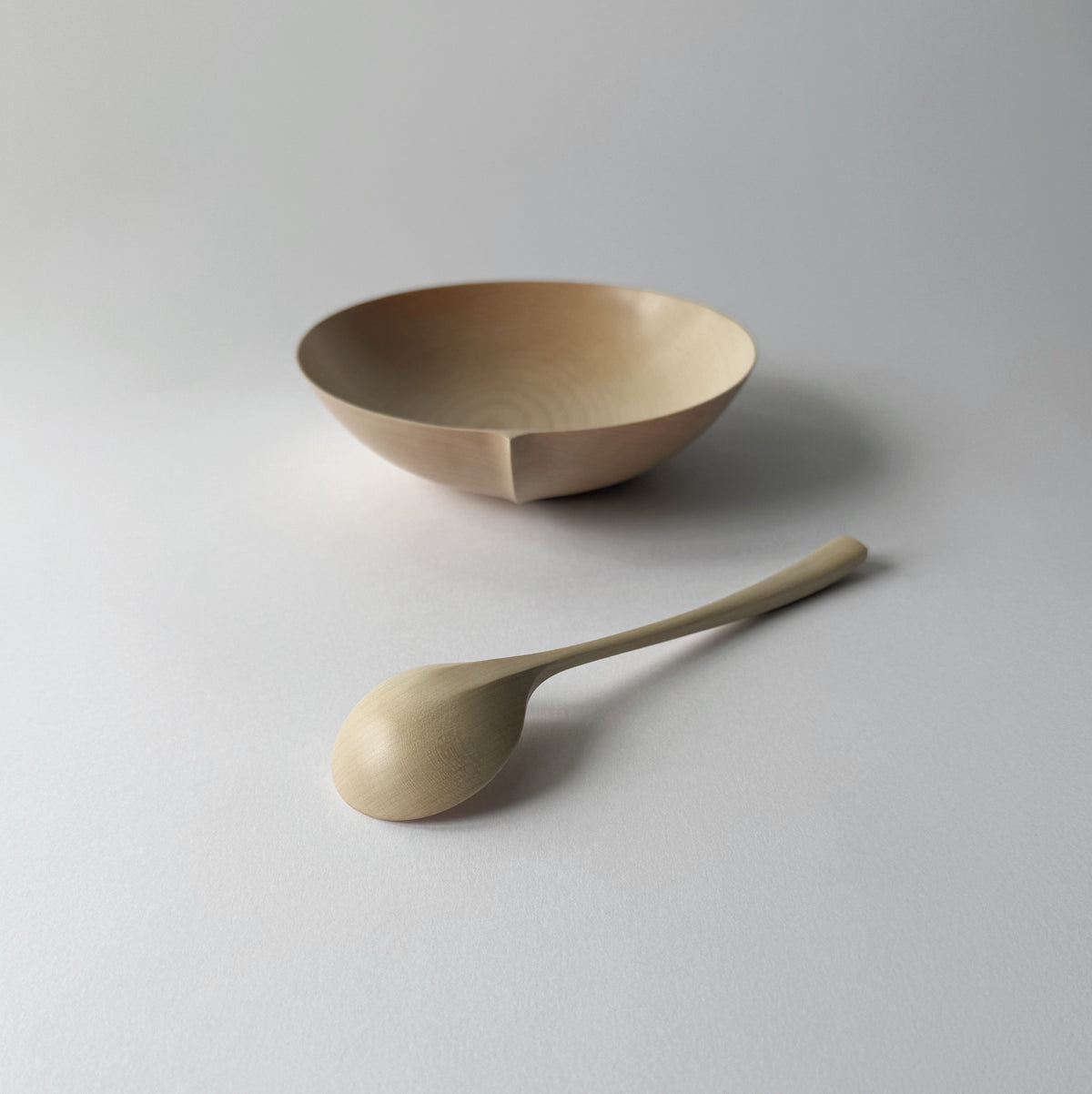 Large bowl & spoon set in sycamore