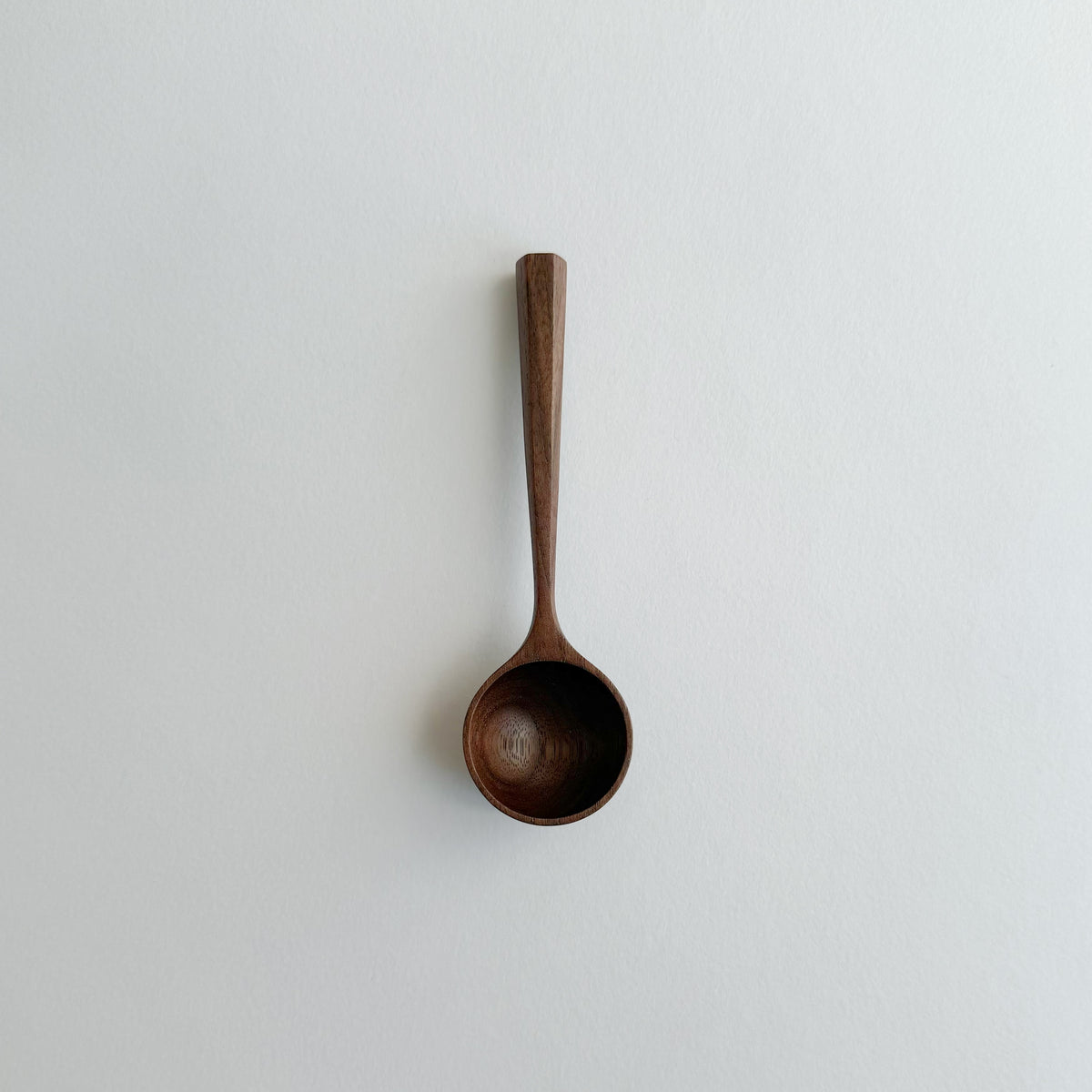 Mini moon scoop
