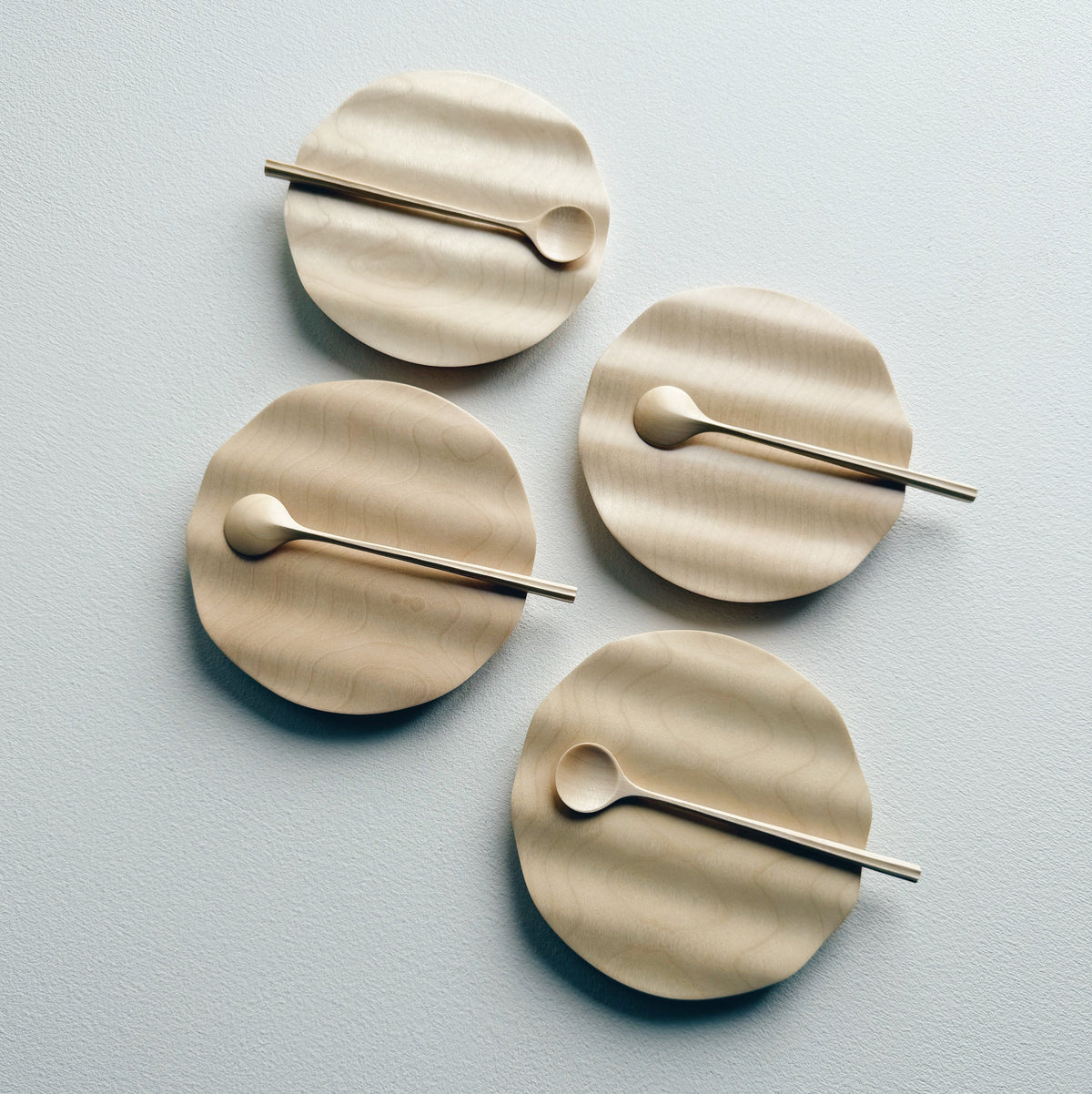 Mini wavy plate and spoon in sycamore