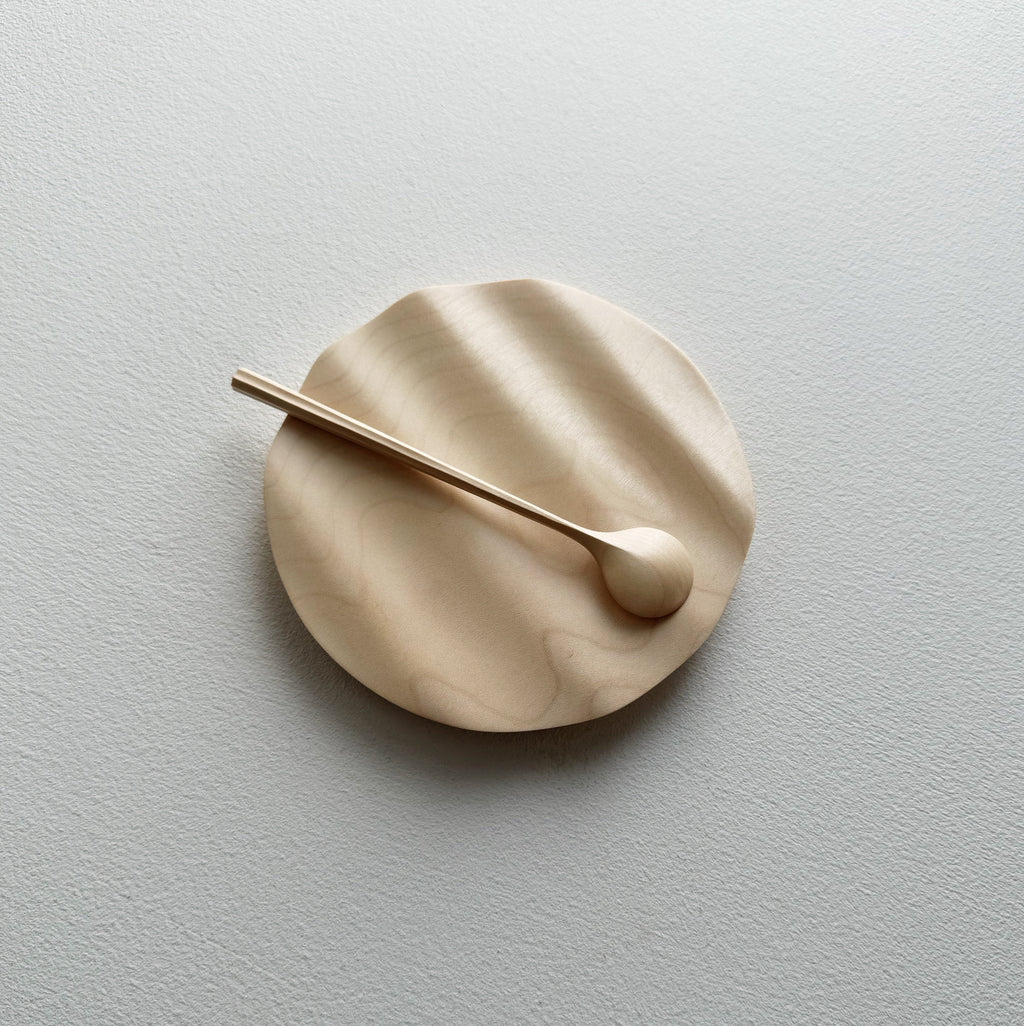 Mini wavy plate and spoon in sycamore