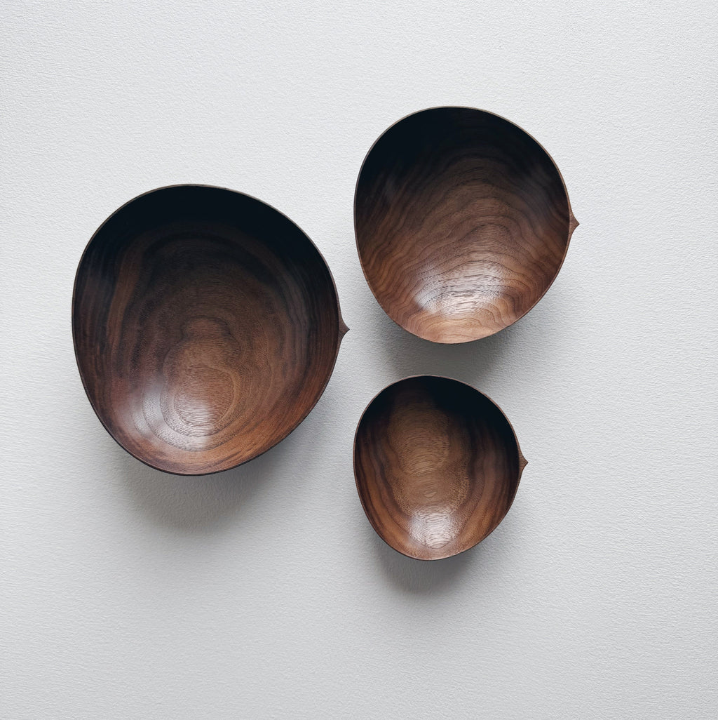 Oval nesting bowls in walnut - set of three