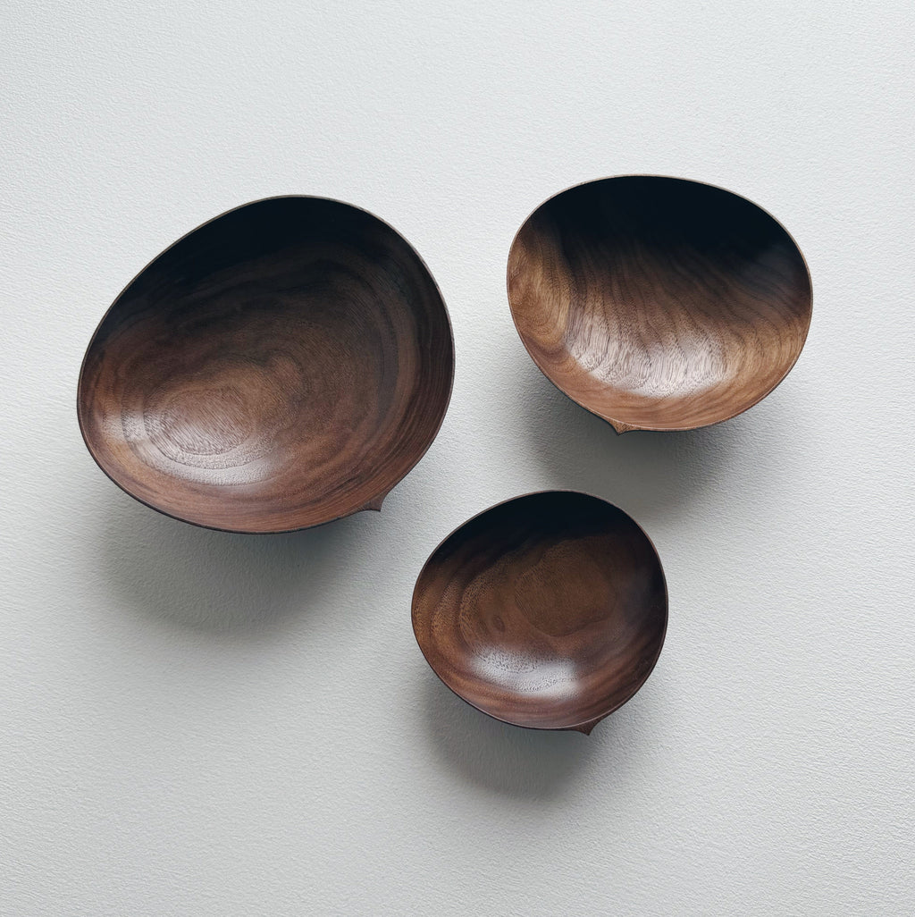 Oval nesting bowls in walnut - set of three