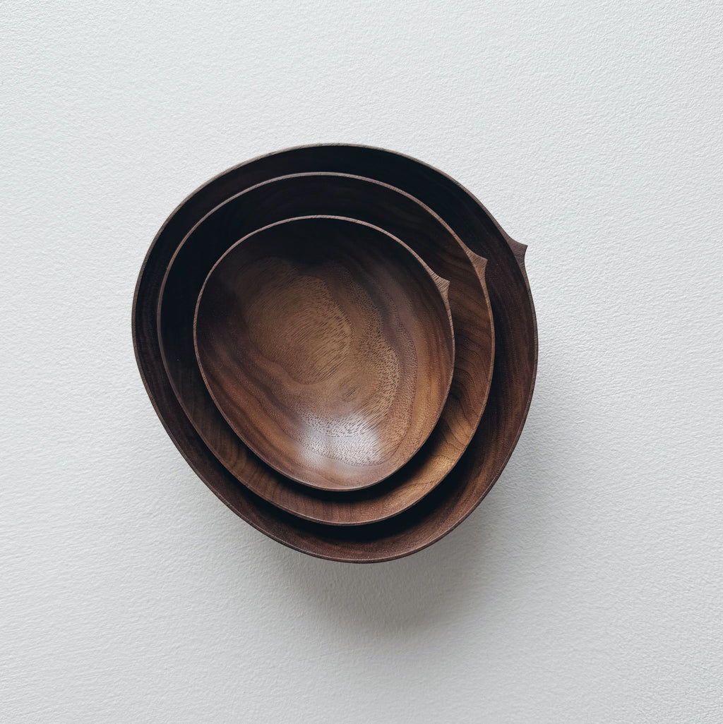 Oval nesting bowls in walnut - set of three