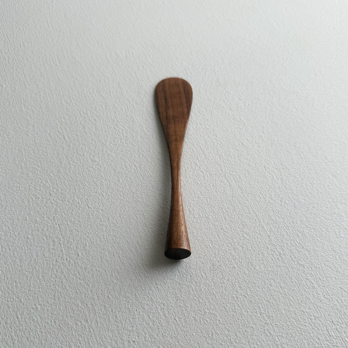 Spreading paddle rounded handle