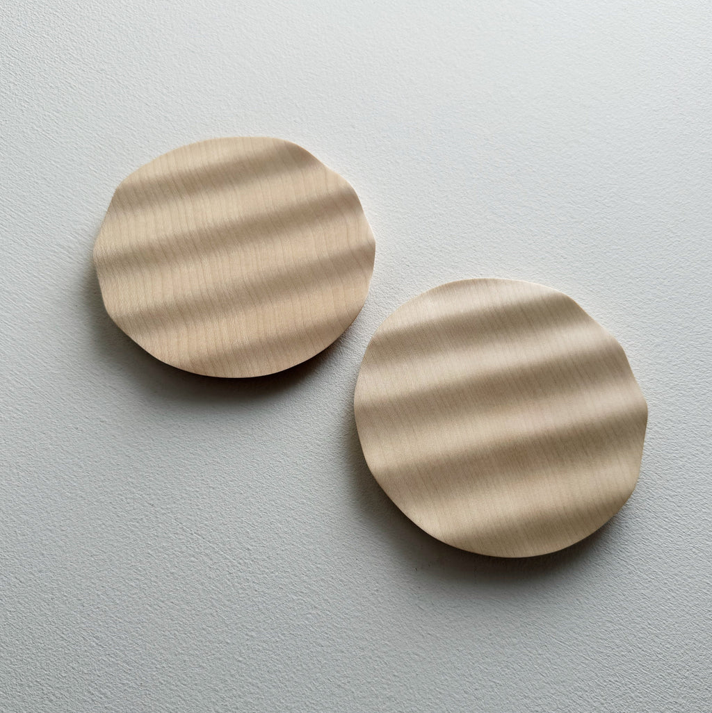 Mini wavy plate in sycamore
