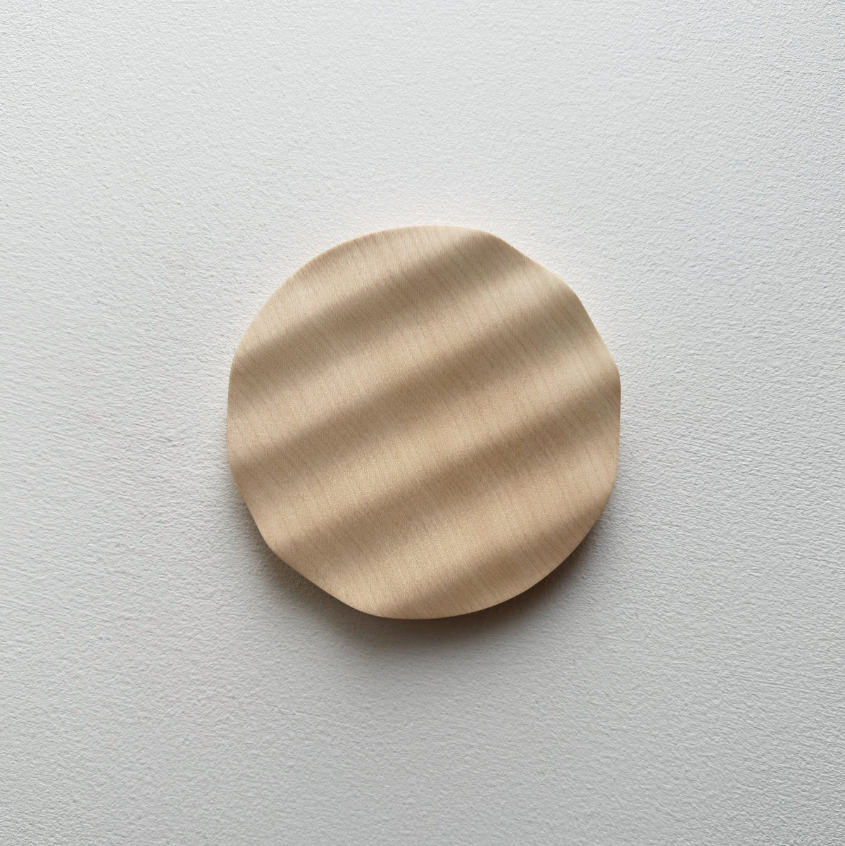 Mini wavy plate in sycamore