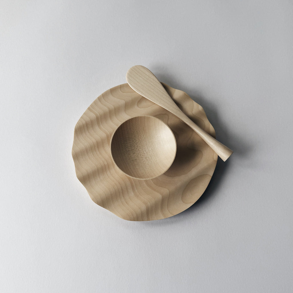 Wavy side set in sycamore