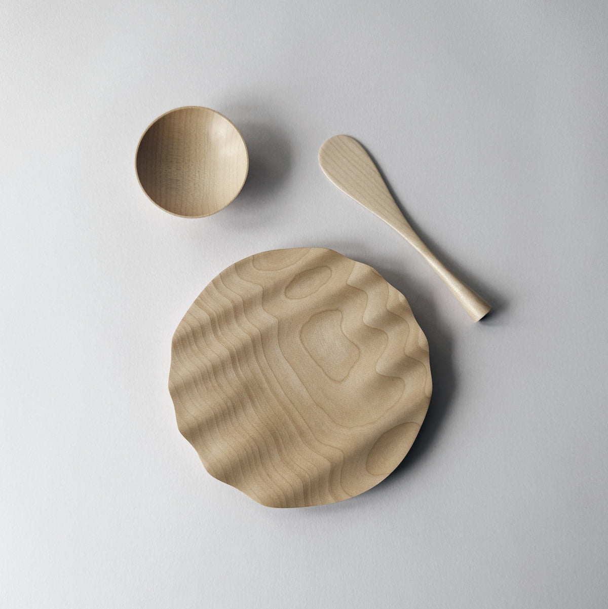 Wavy side set in sycamore